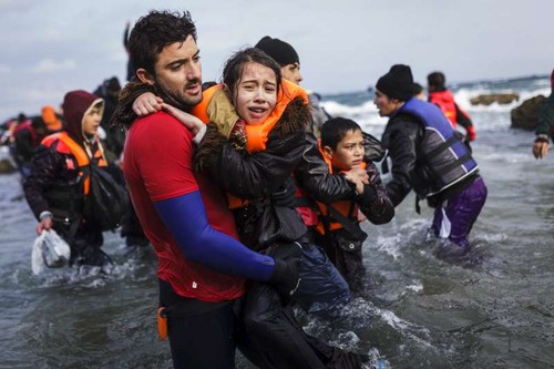 A million migrants flee to Europe in 2015 - ảnh 1